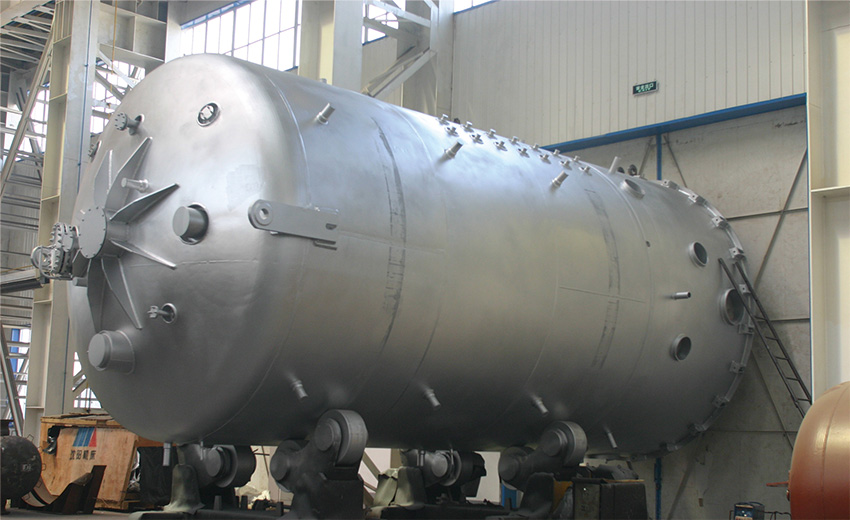 2011年4月扬州惠通聚酯反应器