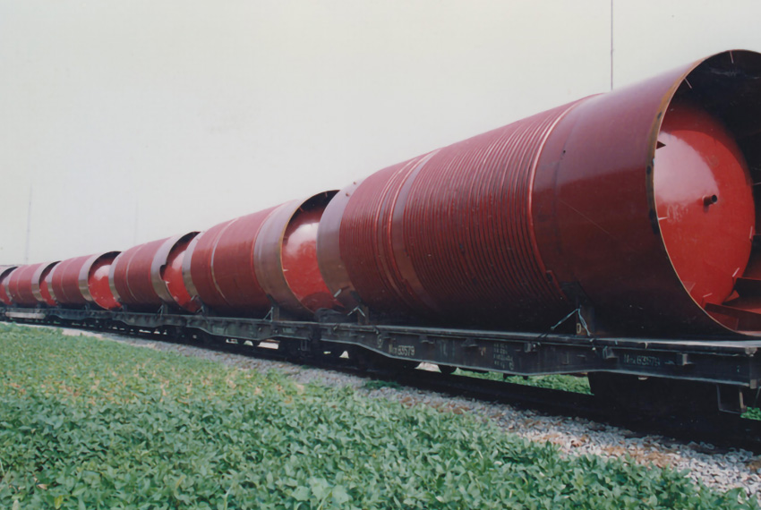 1995年我公司为张家口制造的十台青霉素发酵罐